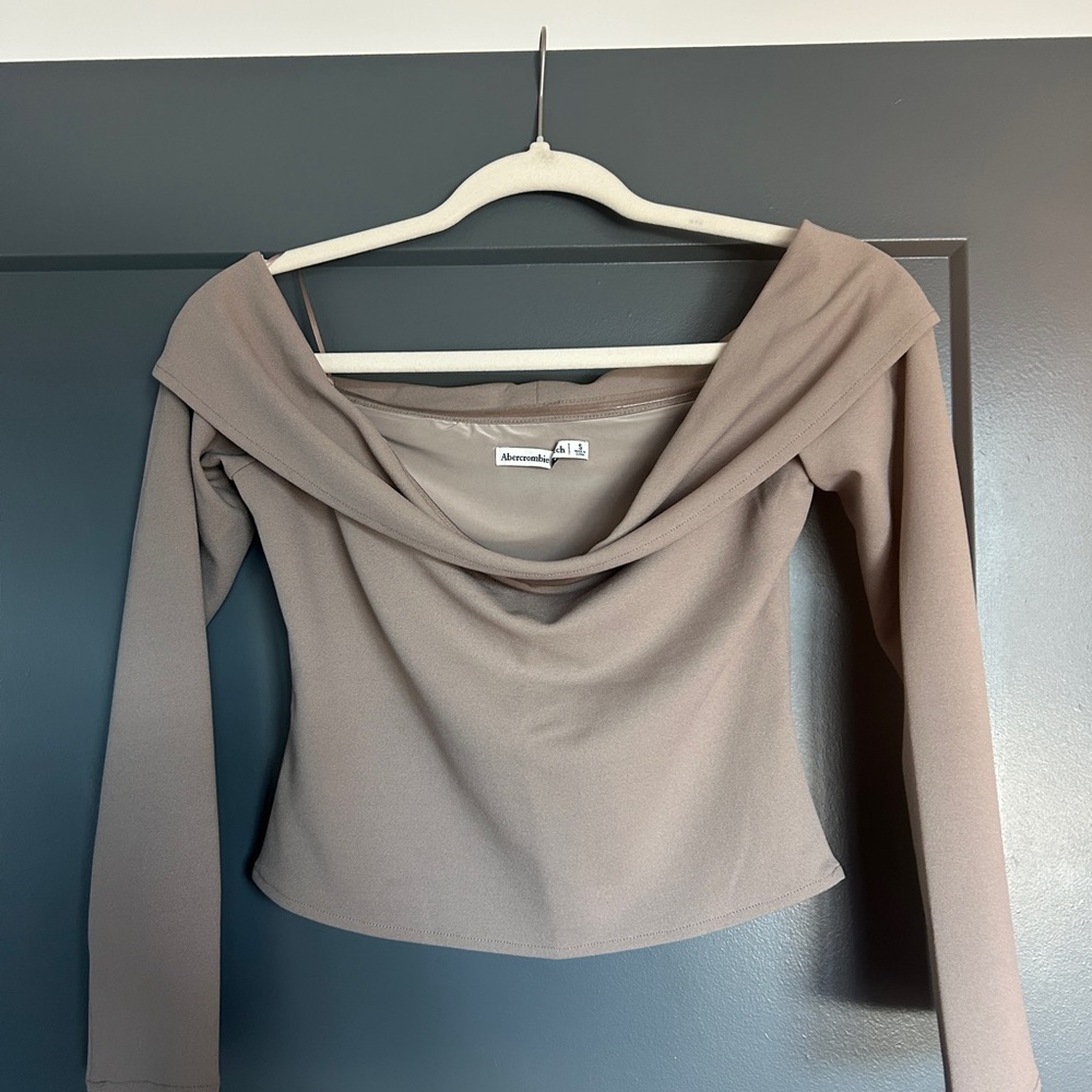 Abercrombie Off-Shoulder Long Sleeve Top